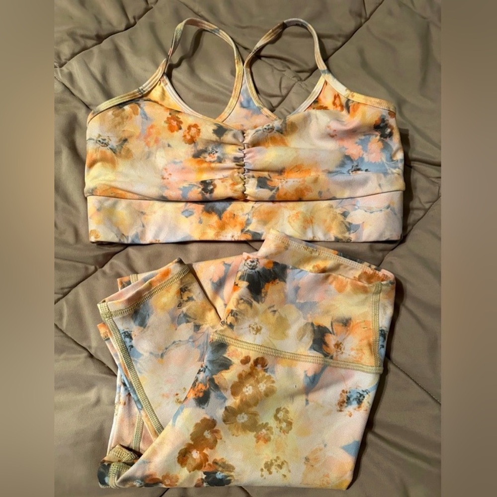 Savvi Set Like New